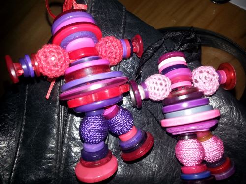 Afbeelding: dec 2014 Jill Pennings Nina knopen poppetjes